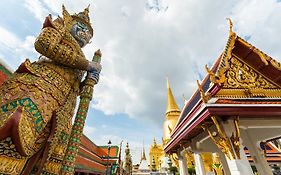 โรงแรมฮอลิเดย์ อินน์ กรุงเทพ สีลม