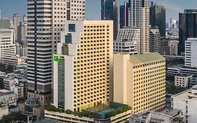 โรงแรมฮอลิเดย์ อินน์ กรุงเทพ สีลม